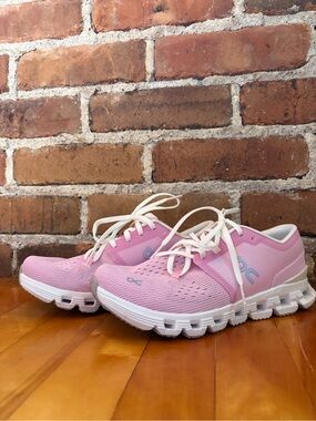 Petal Pink Cloud X 4 sneakers by On Running
